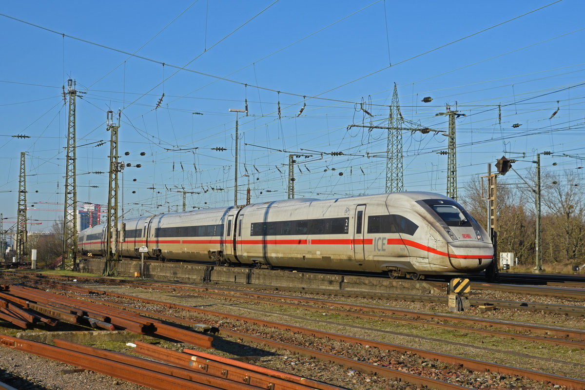 ICE 4 5812 016-4 fährt beim badischen Bahnhof ein. Die Aufnahme stammt vom 30.12.2019.