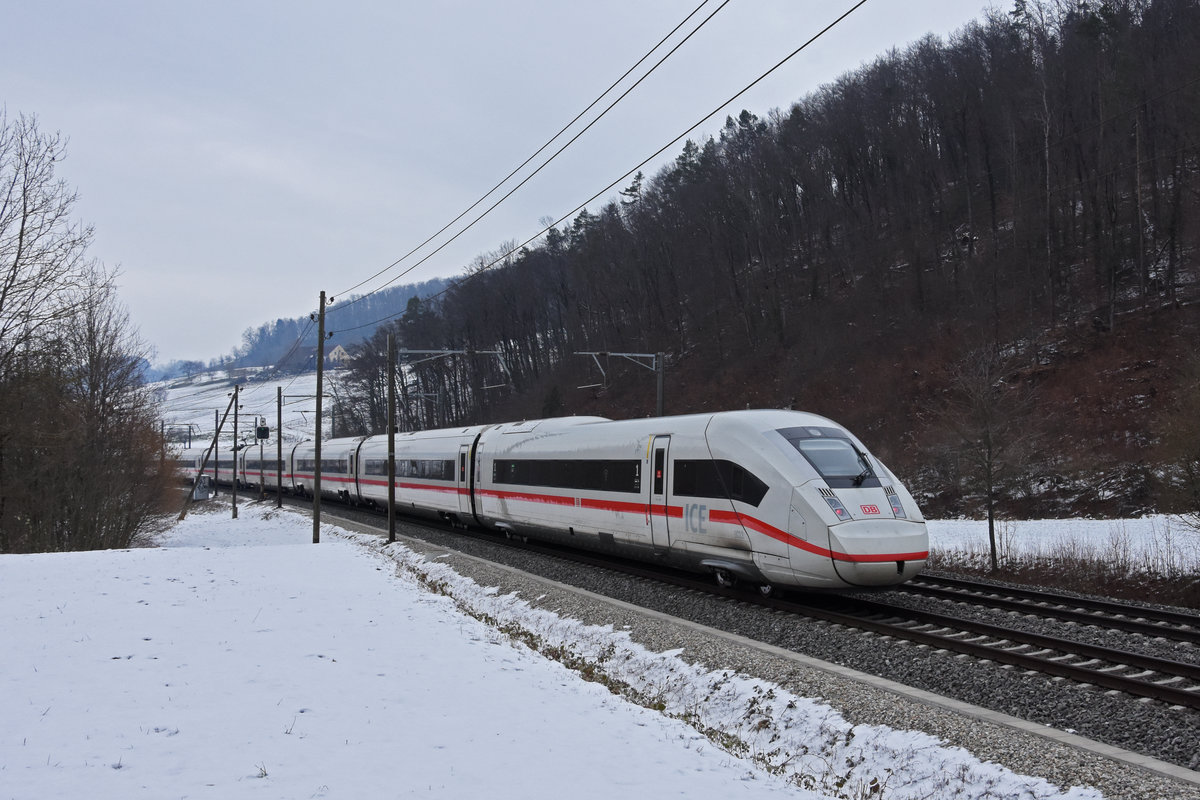 ICE 4 5812 022-2 fährt Richtung Bahnhof Gelterkinden. Die Aufnahme stammt vom 15.02.2021.