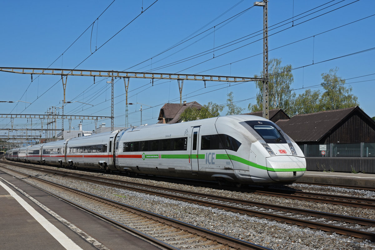 ICE 4 5812 026-3 durchfährt den Bahnhof Rupperswil. Die Aufnahme stammt vom 24.06.2020.