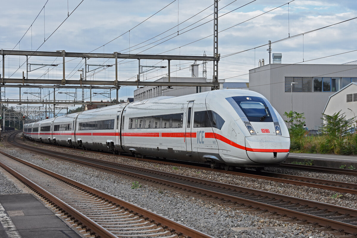 ICE 4 5812 090-9 durchfährt am 21.09.2023 den Bahnhof Rupperswil.