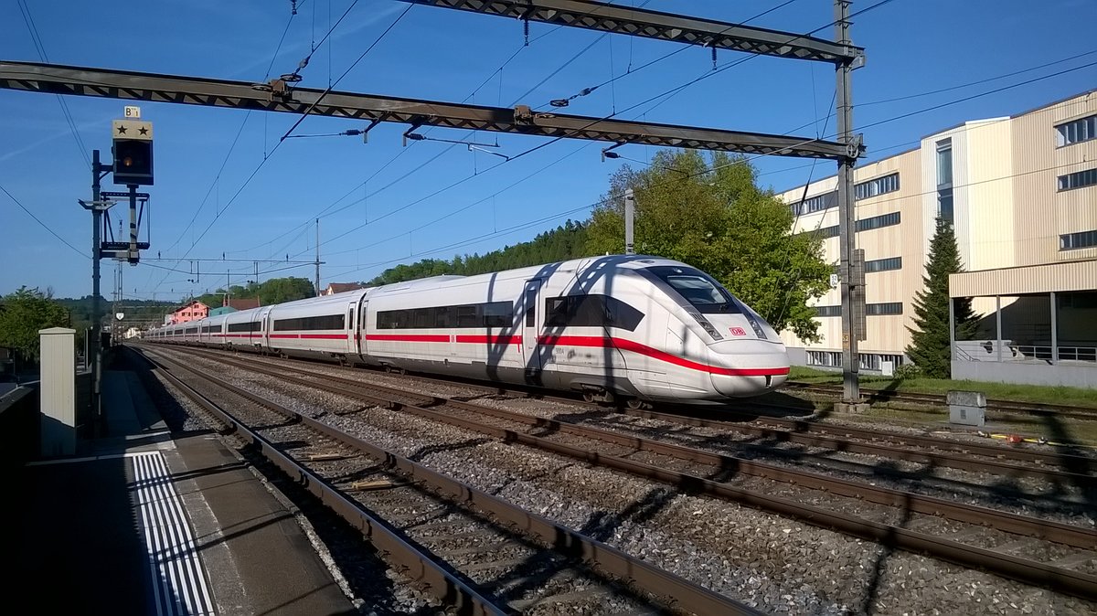 ICE 4 9004 für Probefahrten in der Schweiz. Abgestellt in Murgenthal AG am 17.05.2017 18:00Uhr