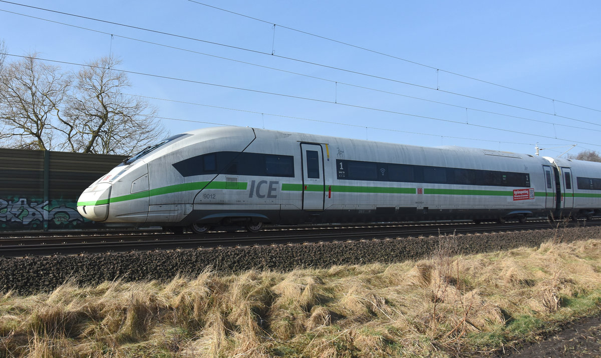 ICE 4 9012 in grüner 100% Ökostrom Lackierung kommend aus Hamburg, unterwegs in Richtung Lüneburg. Höhe Bardowick, 06.03.2018