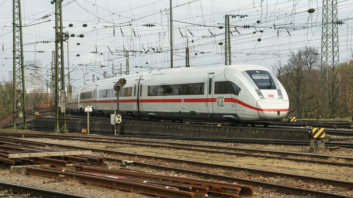 ICE 4 der DB (93 80 5812 003-2  D-DB) bei der Einfahrt in Basel aber erst ab 2020 wird dieser ICE voraussichtlich planmässig durch die Schweiz fahren. Basel 17.11.17