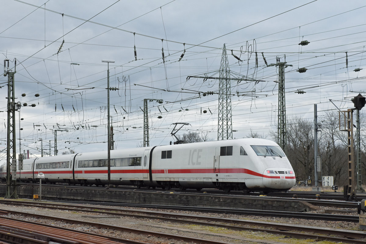 ICE 401 004-4 verlässt den badischen Bahnhof. Die Aufnahme stammt vom14.02.2020.