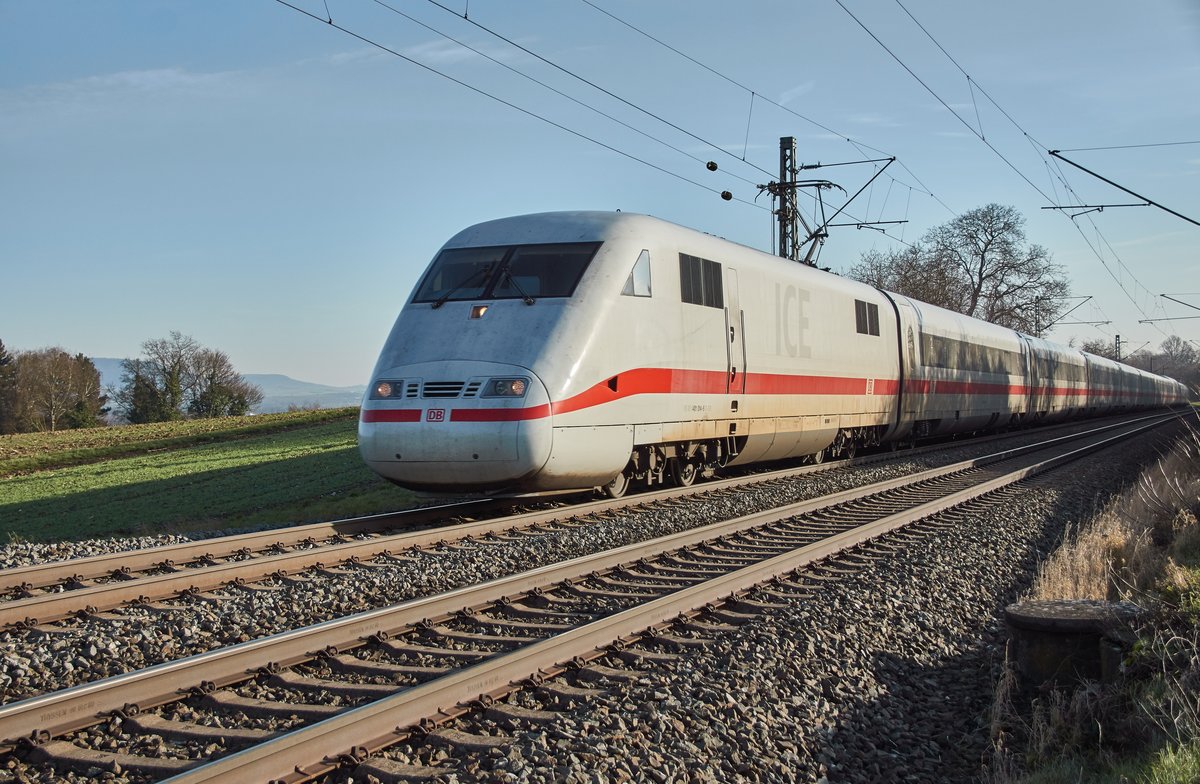 ICE 401 014-6  Friedrichshafen  in Richtung Würzburg unterwegs,gesehen am 10.01.2018 in Buchbrunn-Mainstockheim.