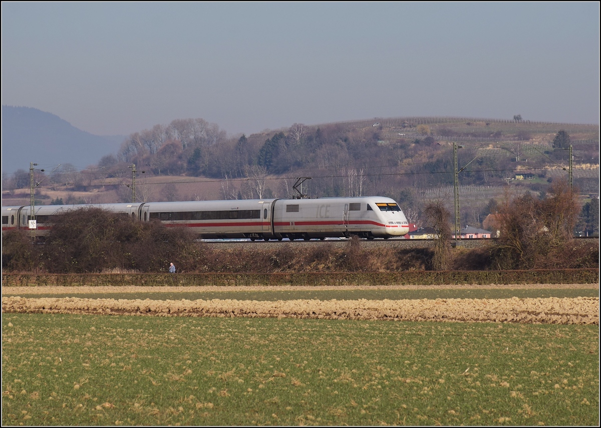 ICE 401 015  Regensburg  bei Friesenheim. Februar 2019.