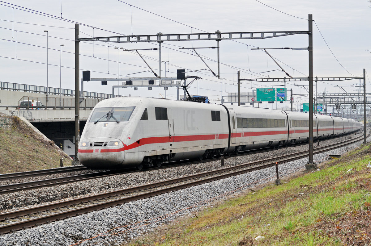 ICE 401 072-4 fährt Richtung Bahnhof SBB. Die Aufnahme stammt vom 22.11.2017.