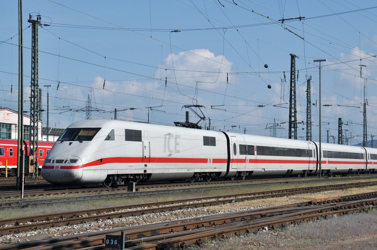 ICE 401 075-7 verlässt den Badischen Bahnhof. Die Aufnahme stammt vom 06.04.2014.