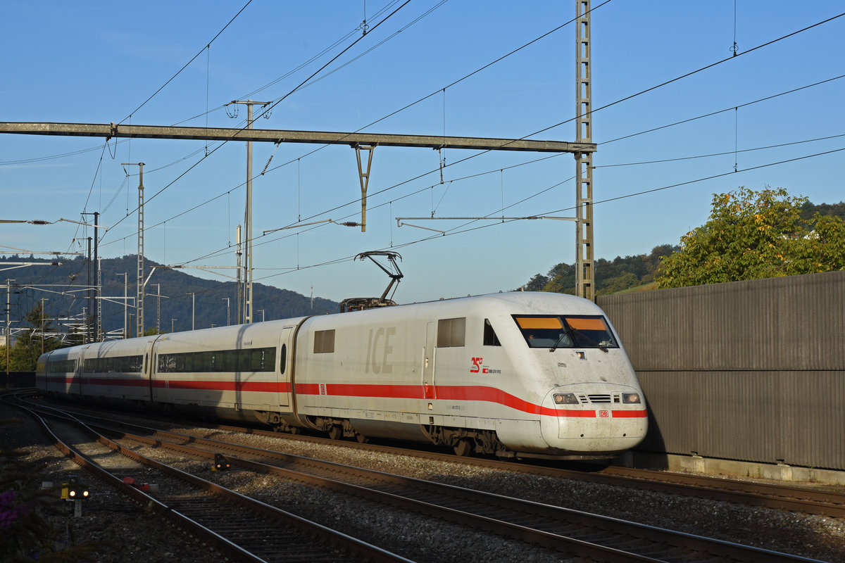 ICE 401 077-3 durchfährt den Bahnhof Gelterkinden. Die Aufnahme stammt vom 17.09.2019. 