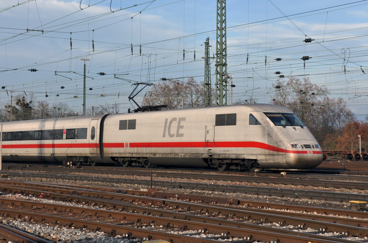 ICE 401 079-9 fährt zum Badischen Bahnhof in Basel. Die Aufnahme stammt vom 21.12.2013.