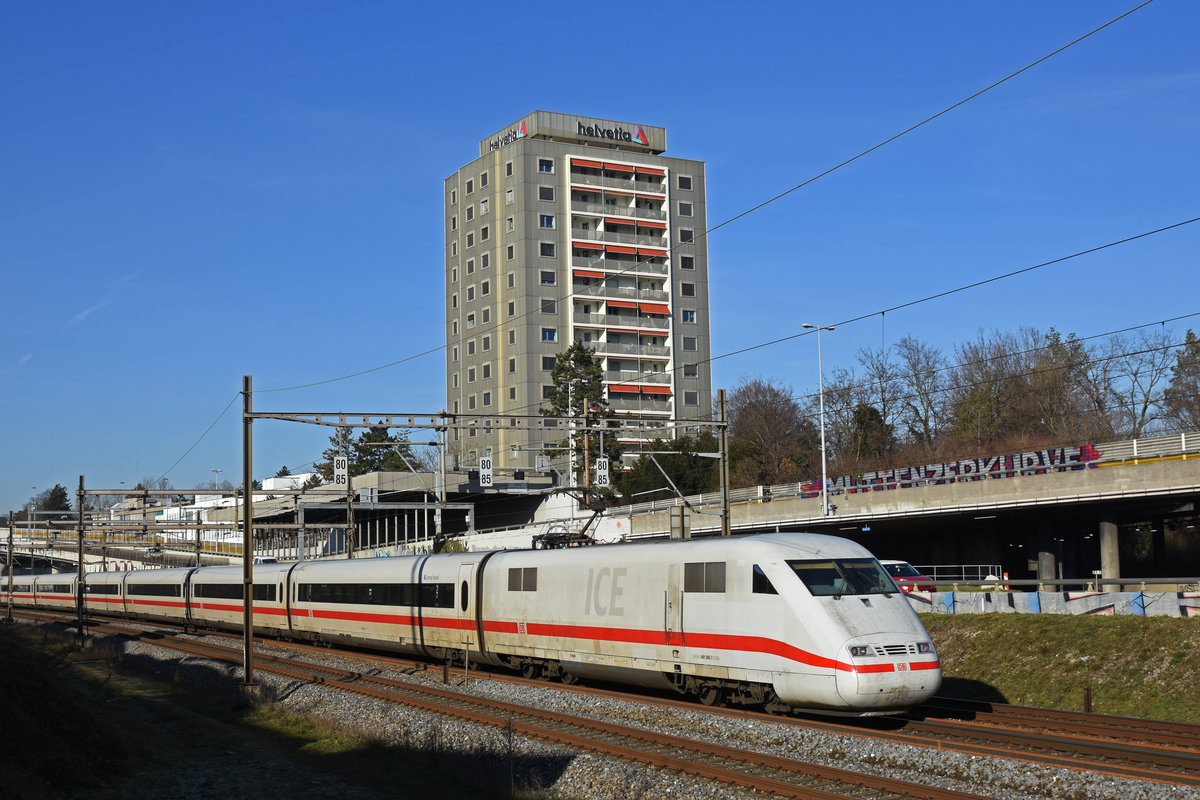 ICE 401 080-7 fährt Richtung Bahnhof SBB. Die Aufnahme stammt vom 30.12.2019.