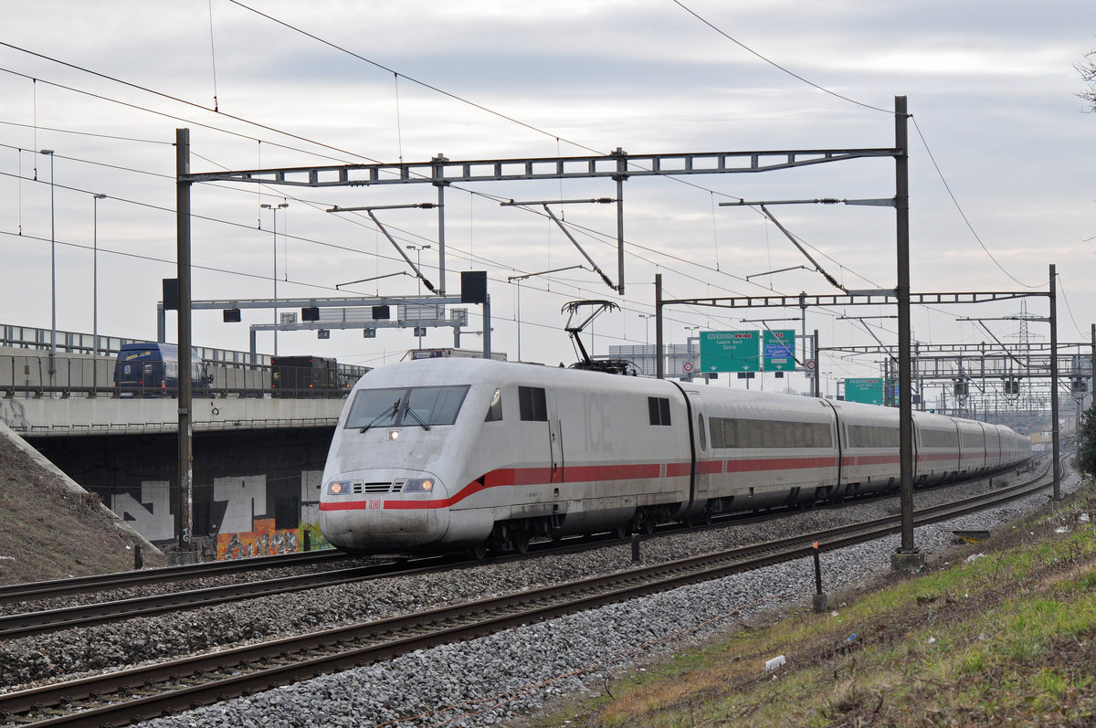 ICE 401 081-9 fährt Richtung Bahnhof SBB. Die Aufnahme stammt vom 15.01.2018.