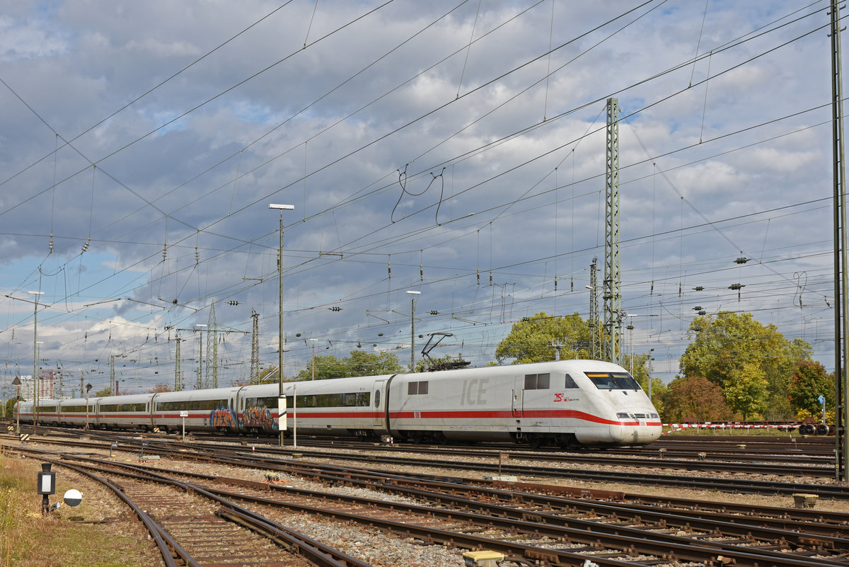 ICE 401 086-4 verlässt den badischen Bahnhof. Die Aufnahme stammt vom 18.10.2019.