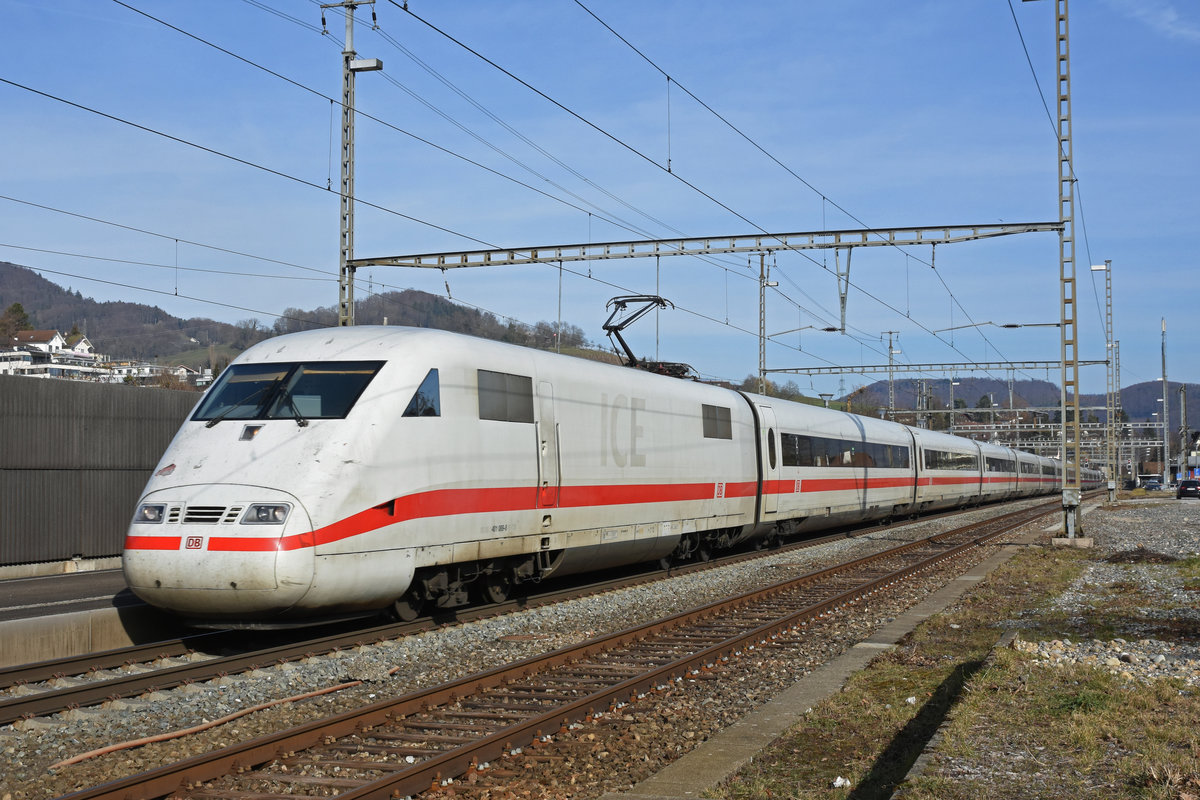 ICE 401 089-8 durchfährt den Bahnhof Gelterkinden. Die Aufnahme stammt vom 23.02.2019.