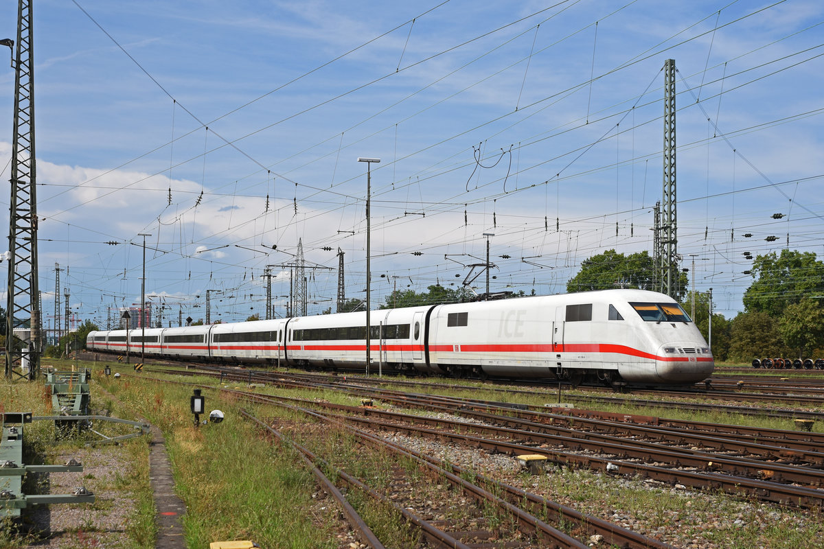ICE 401 090-6 fährt beim badischen Bahnhof ein. Die Aufnahme stammt vom 16.08.2020.