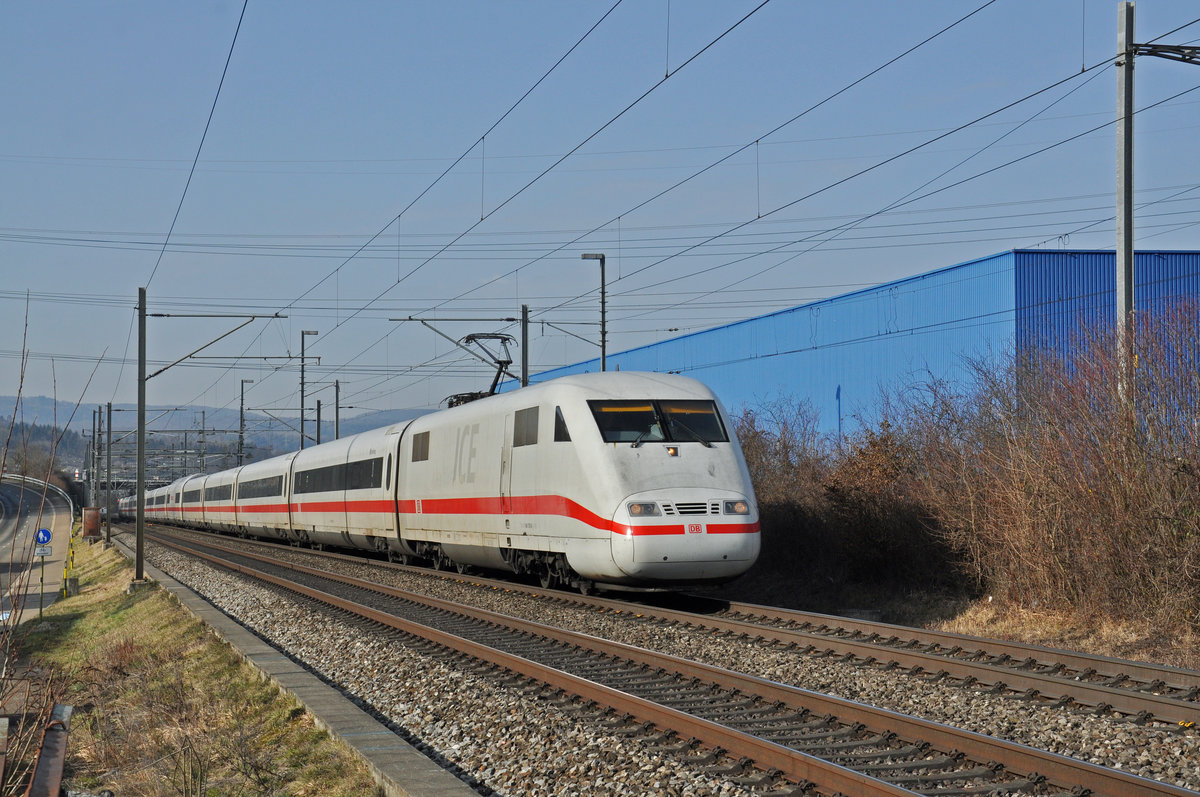 ICE 401 575-8 fährt Richtung Bahnhof Itingen. Die Aufnahme stammt vom 25.01.2020.