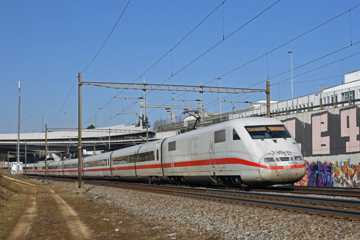 ICE 401 576-4 fährt Richtung Bahnhof Muttenz. Die Aufnahme stammt vom 21.02.2019.
