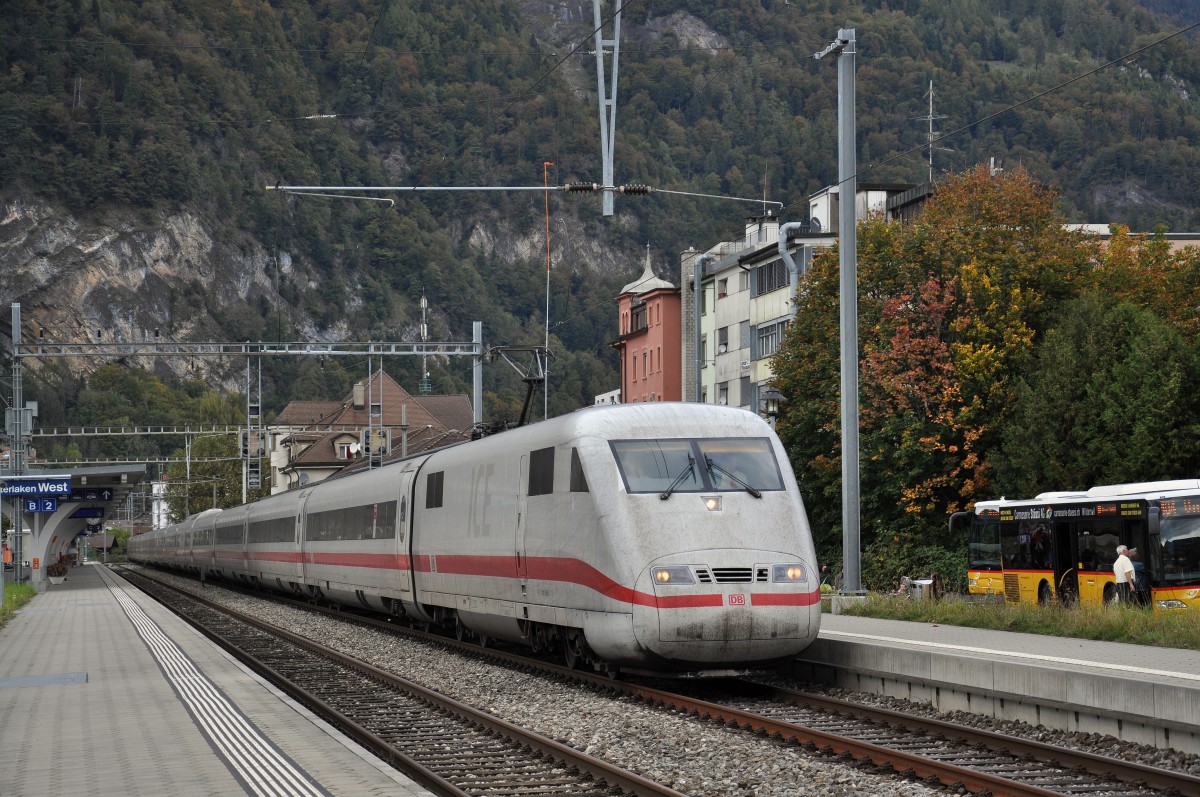 ICE 401 576-4 hält beim Bahnhof Interlaken West. Die Aufnahme stammt vom 07.10.2014.