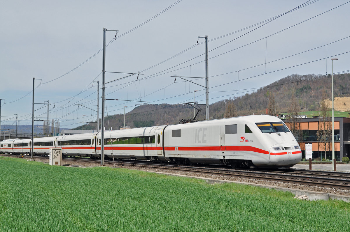 ICE 401 577-2 fährt Richtung Bahnhof Sissach. Die Aufnahme stammt vom 14.04.2018.