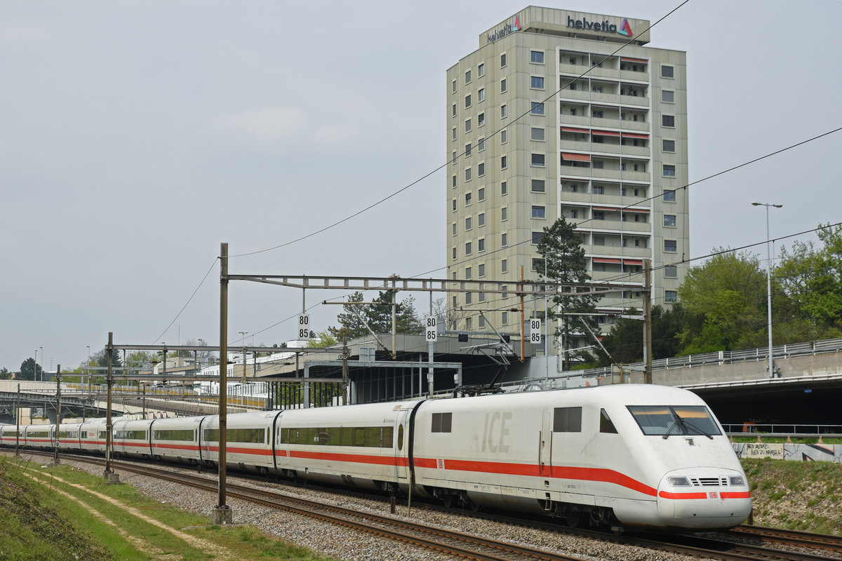 ICE 401 578-0 fährt Richtung Bahnhof Muttenz. Die Aufnahme stammt vom 13.04.2019.