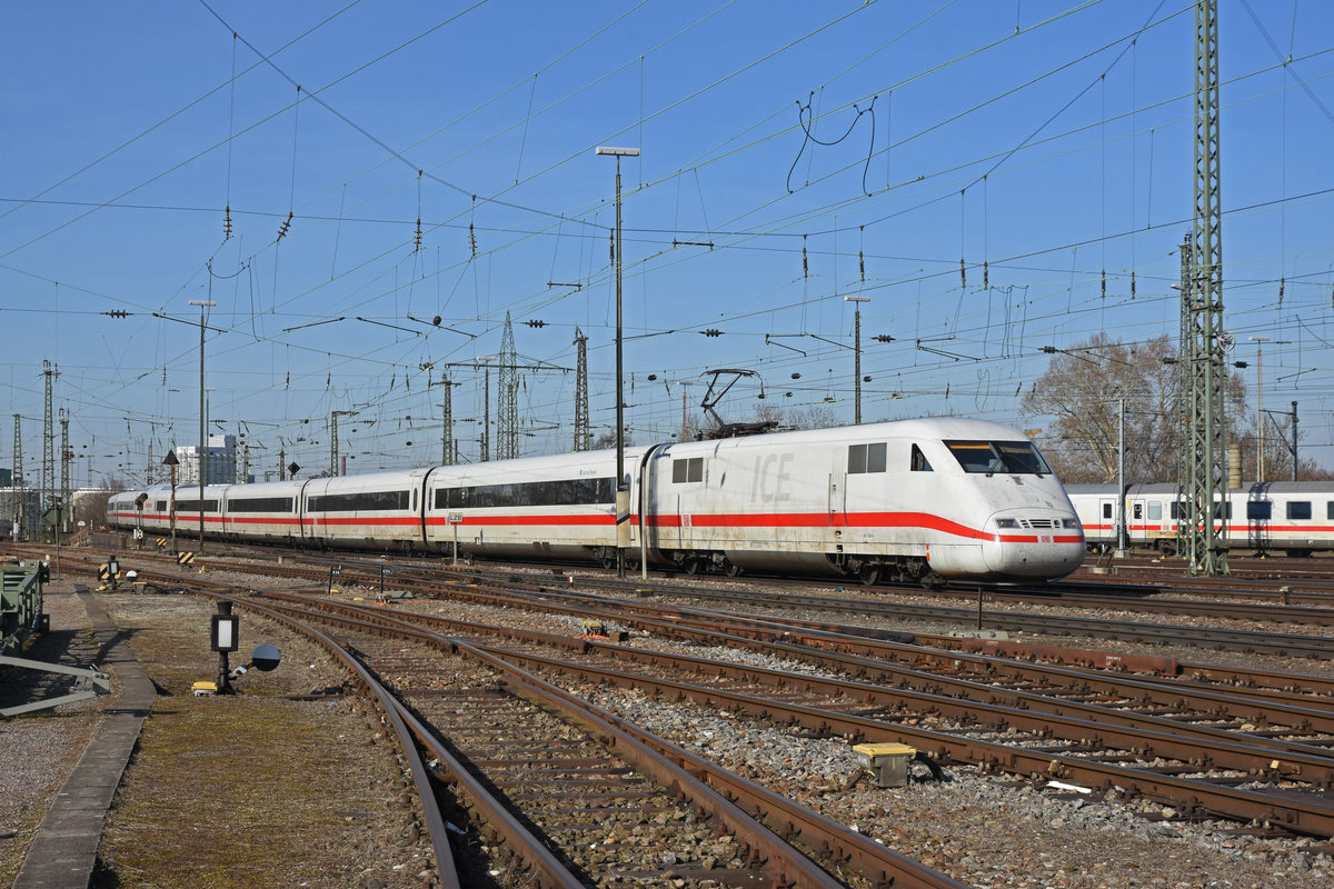 ICE 401 580-6 fährt beim badischen Bahnhof ein. Die Aufnahme stammt vom 26.02.2019.