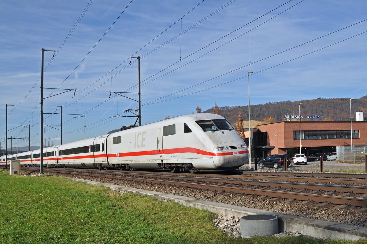 ICE 401 583-0 fährt zum Bahnhof Sissach. Die Aufnahme stammt vom 16.11.2015.