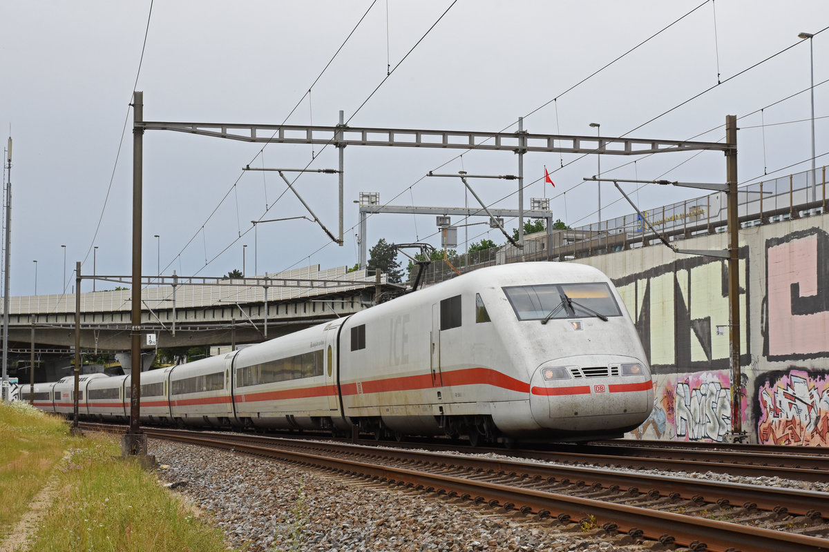 ICE 401 590-5 fährt Richtung Bahnhof Muttenz. Die Aufnahme stammt vom 14.06.2019.