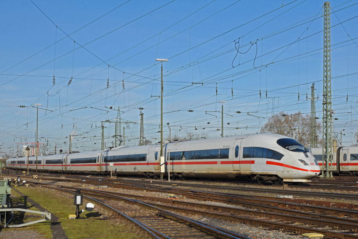 ICE 403 532-5 fährt beim badischen Bahnhof ein. Die Aufnahme stammt vom 19.12.2019.