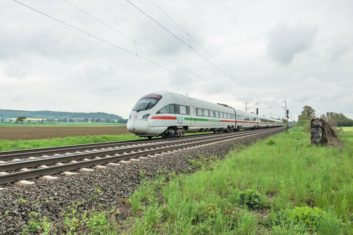ICE 411 511-9  Hansestadt Wismar  ist am 18.05.2021 als Umleiter bei Friedland in Richtung Kassel unterwegs.