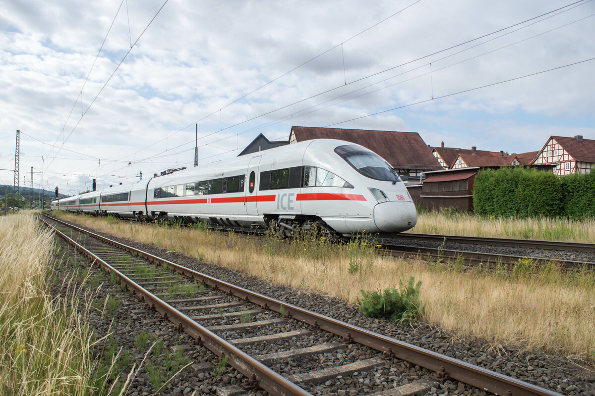 ICE 411 567-1  Traunstein  in Oberhaun am 06.07.2022