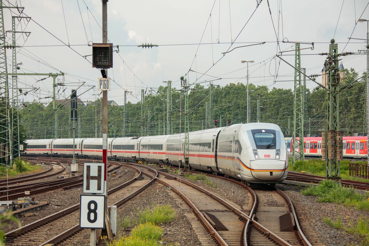 ICE 412 057  Bundesrepublik Deutschland  als ICE616 in Düsseldorf Hbf, am 10.07.2021.
