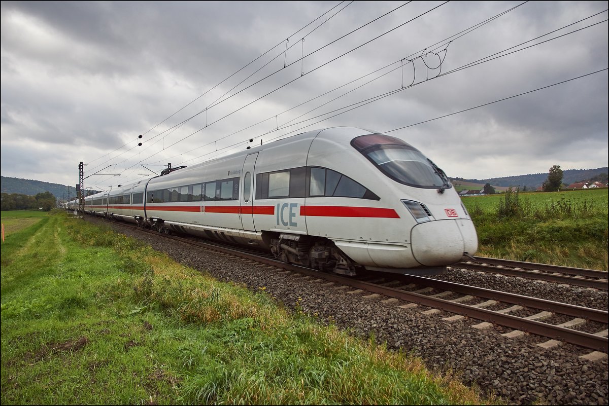 ICE 415 004-1 (Heidelberg)+ICE 411 058-1 (Falkenberg/Elster sind am 04.10.2017 in Richtung LeipzigHbf. bei Reilos unterwegs.