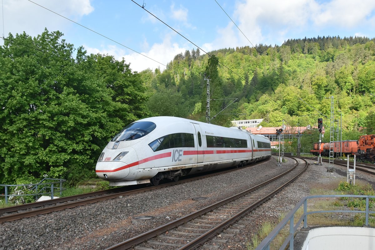 ICE 4684 auf dem Weg nach Stuttgart in Eberbach bei der Durchfahrt. Freitag den 10.5.2019