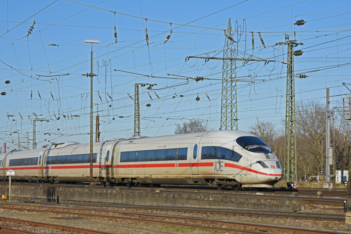 ICE 503 563-0 verlässt den badischen Bahnhof. Die Aufnahme stammt vom 30.12.2019.