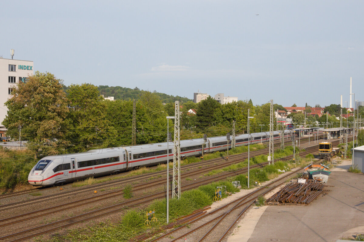 ICE 512 München-Münster am 05.08.2022 in Oberesslingen. 