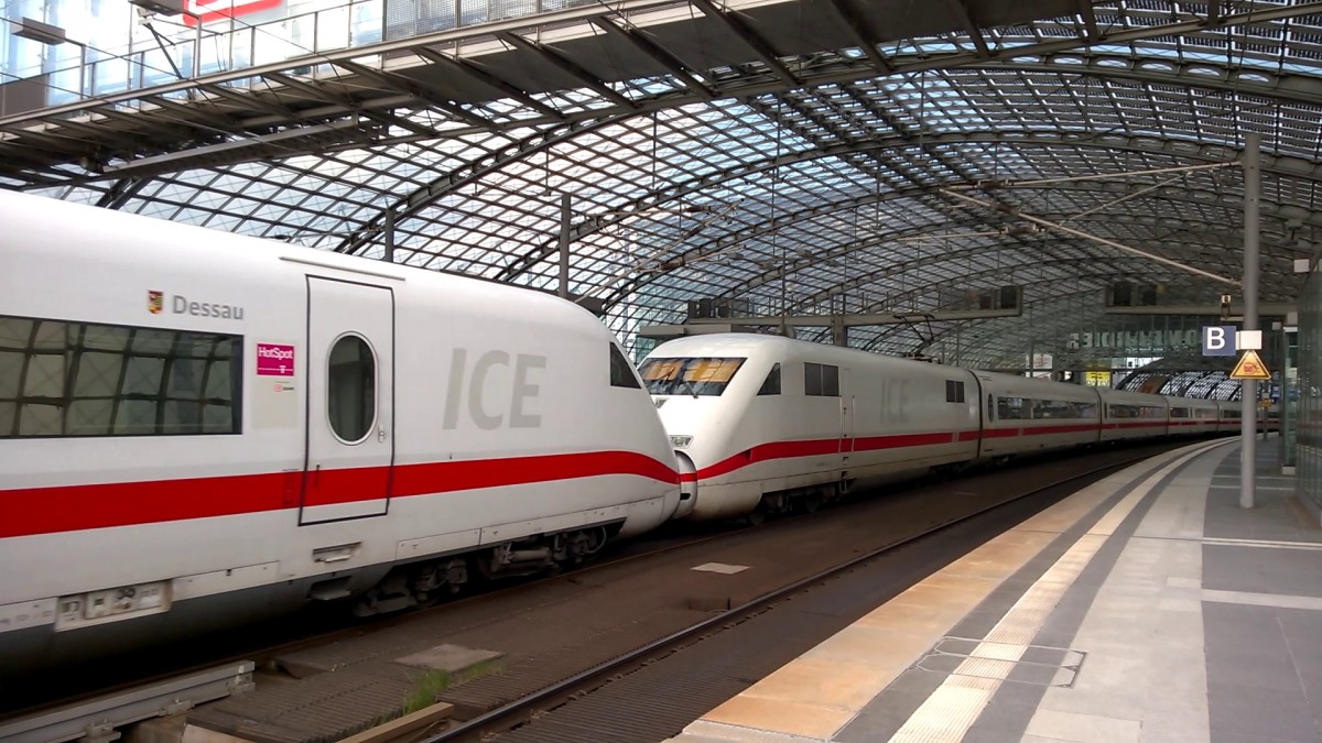 ICE 544 / 554 von Berlin Ostbahnhof nach Aachen Hbf bzw.Köln Hbf.Aufgenommen 06.04.2015 Berlin Hbf