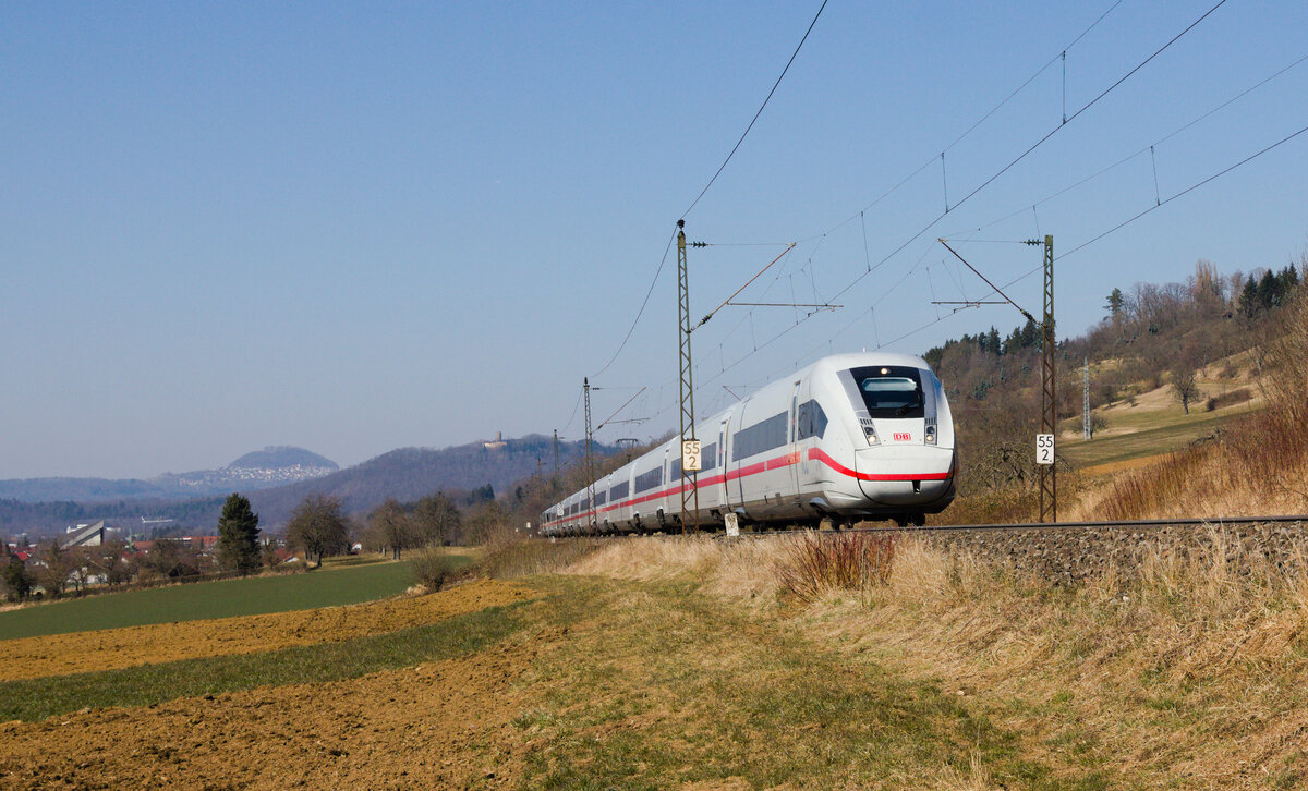 ICE 595 Berlin-München am 11.03.2022 bei Kuchen.