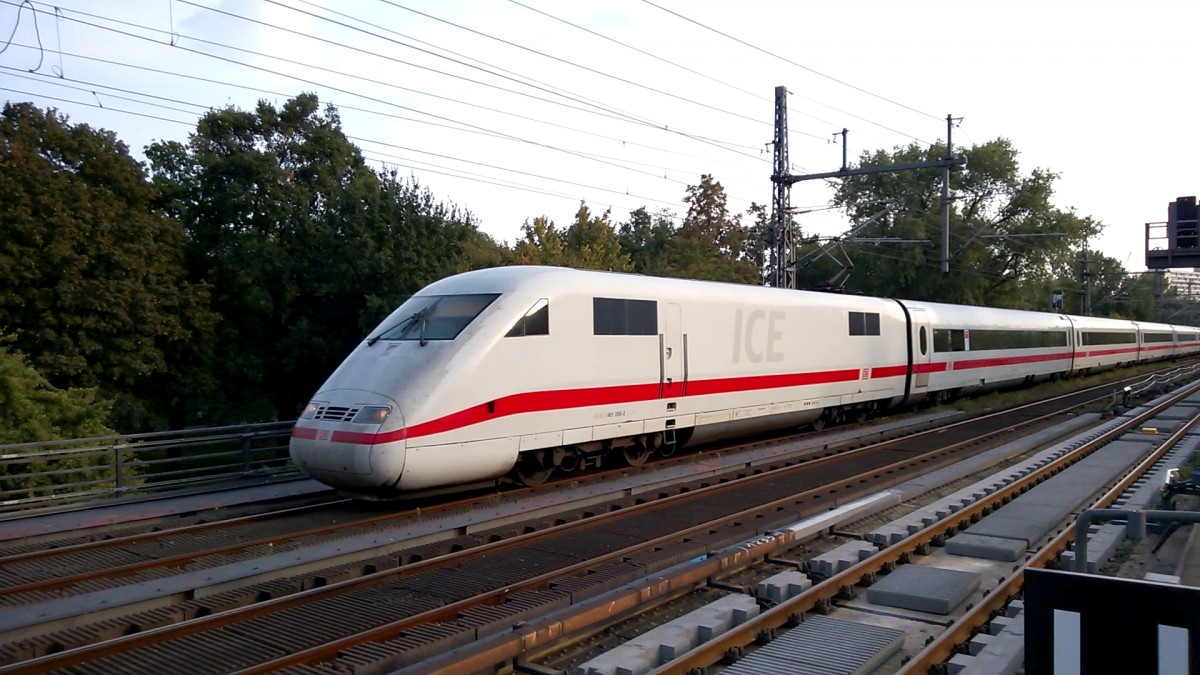 ICE 690  Gütersloh  von München Hbf nach Berlin Ostbahnhof.Aufgenommen am 06.09.2014 in Berlin Tiergarten