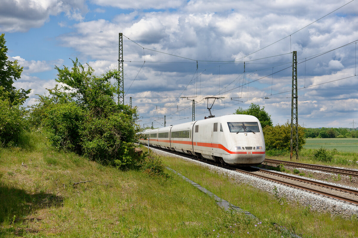 ICE 705 (Hamburg-Altona - München Hbf) bei Eggolsheim, 29.05.2020