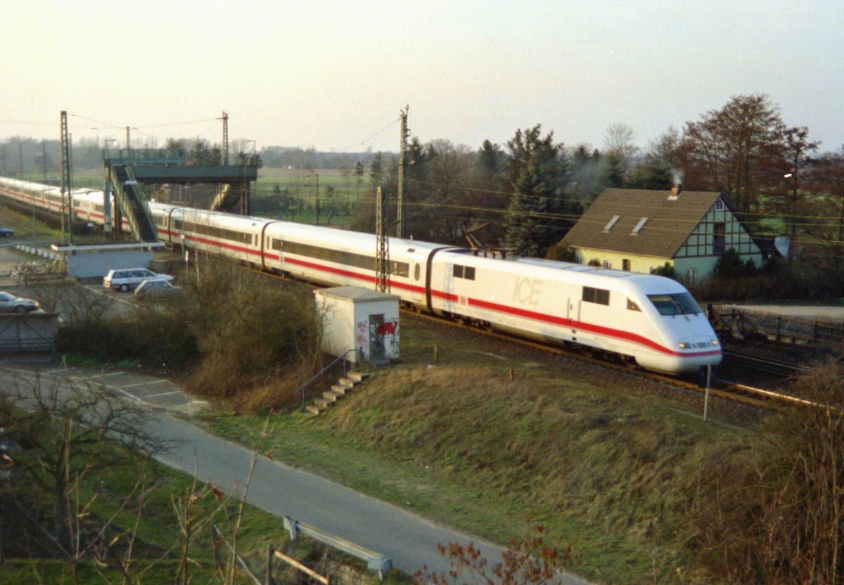 ICE 777  Schauinsland  (Hamburg–Freiburg) am 10.03.1995 in Ashausen