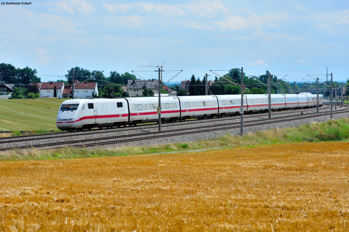 ICE 786 von München Hbf nach Hamburg-Altona bei Hebertshausen, 13.08.2013
