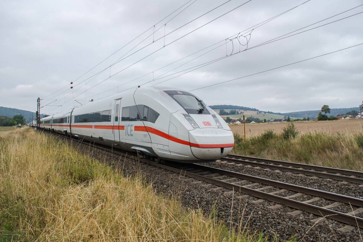 ICE 812 007-3 bei Reilos am 31.08.2022