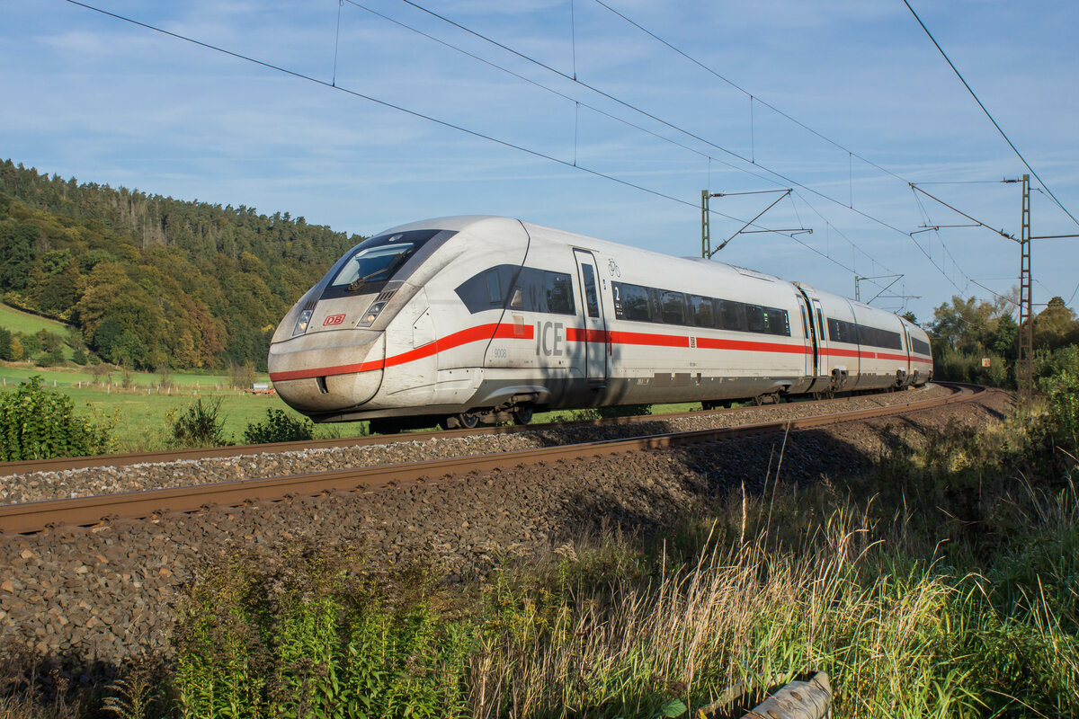 ICE 812 008-1 bei Hermannspiegel am 11.10.2023.
