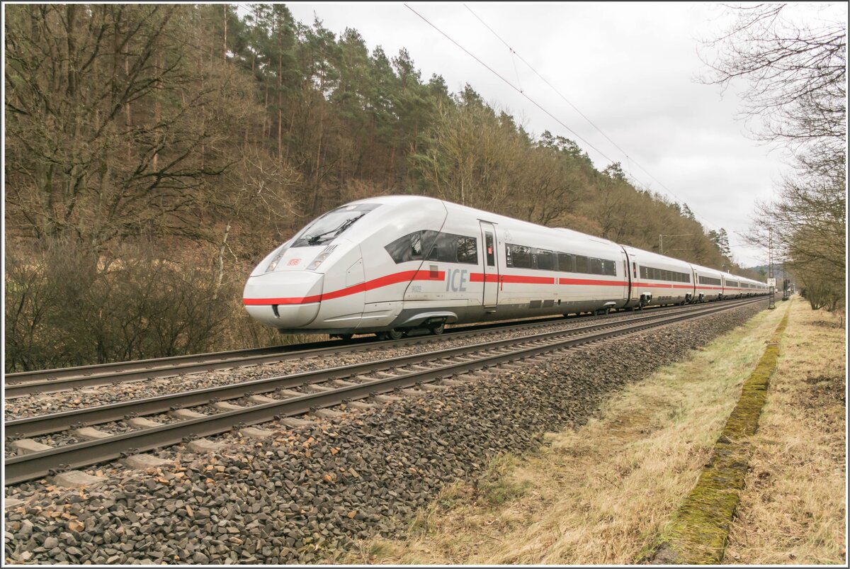 ICE 812 029-7 gesehen am 09.02.2022 im Haunetal.