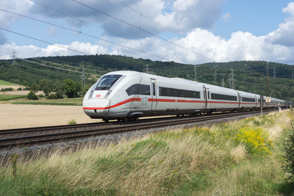 ICE 812 066-0 auf dem Weg nach Frankfurt/M. am 06.08.2025 bei Reilos.