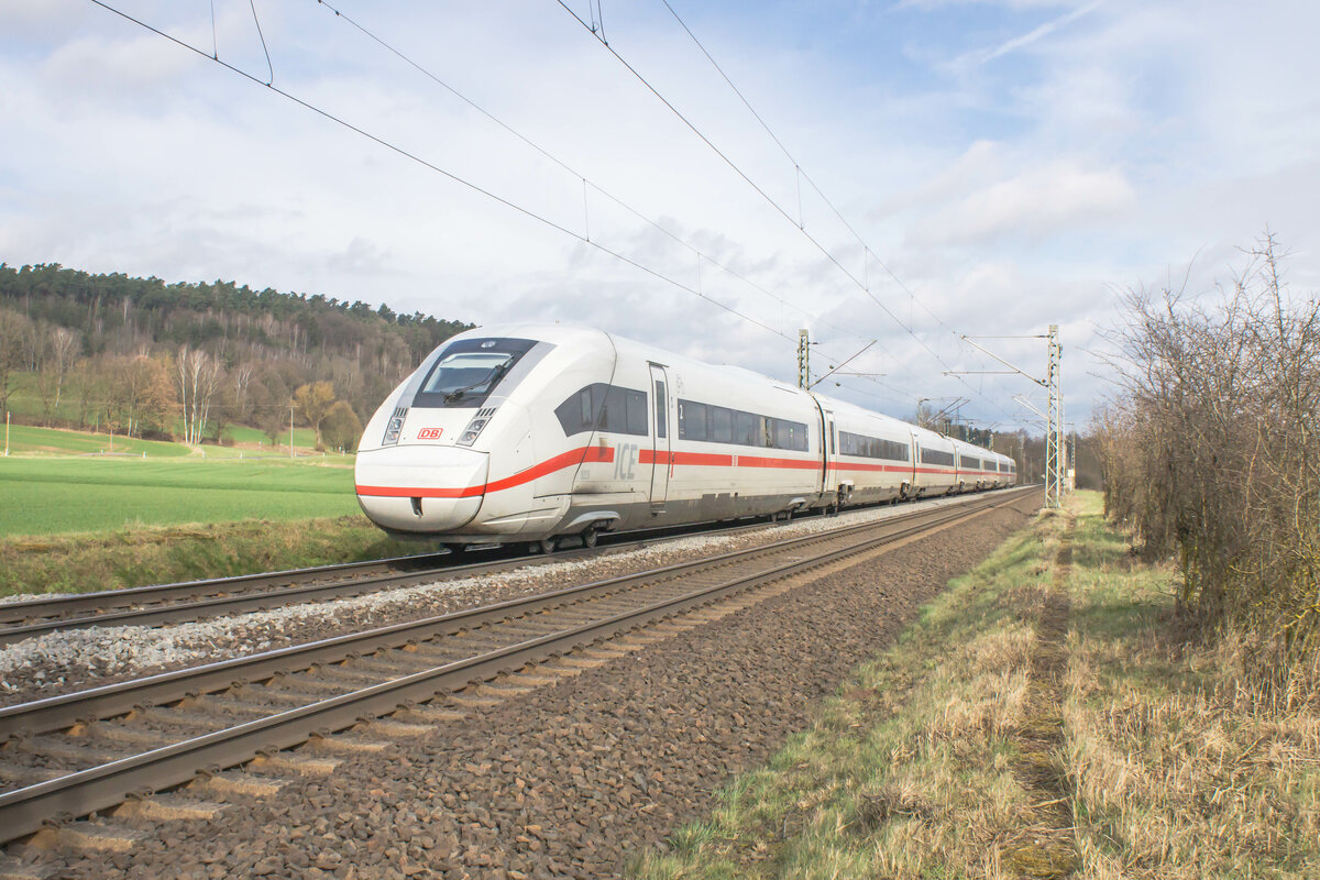 ICE 812 209-1 bei Kerzell am 22.03.2023 in Richtung Frankfurt/M.