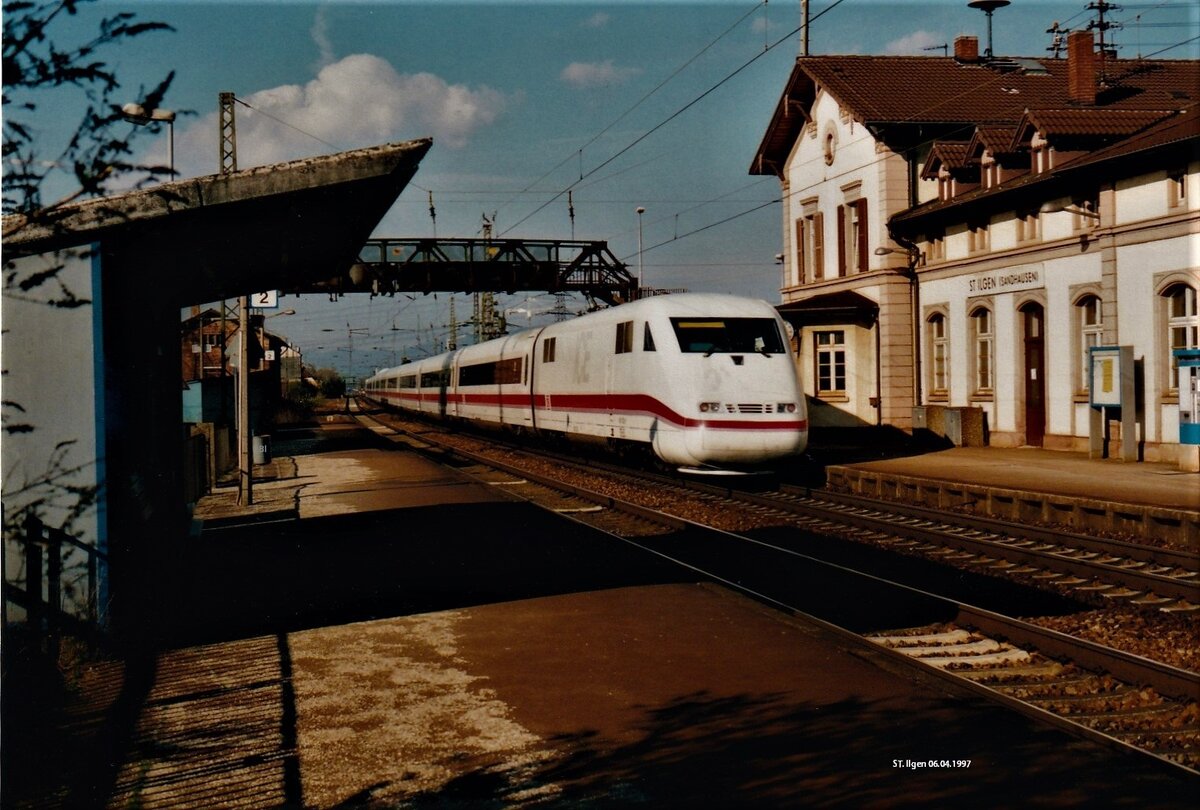 ICE am 6.April 16 Uhr 1997 in ST. ILgen 