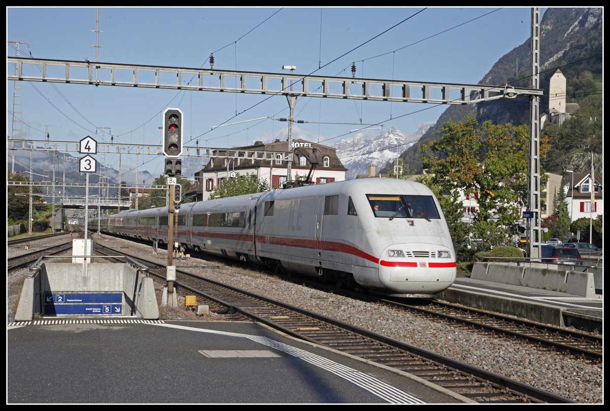 ICE fährt am 3.10.2019 in Sargans ein.