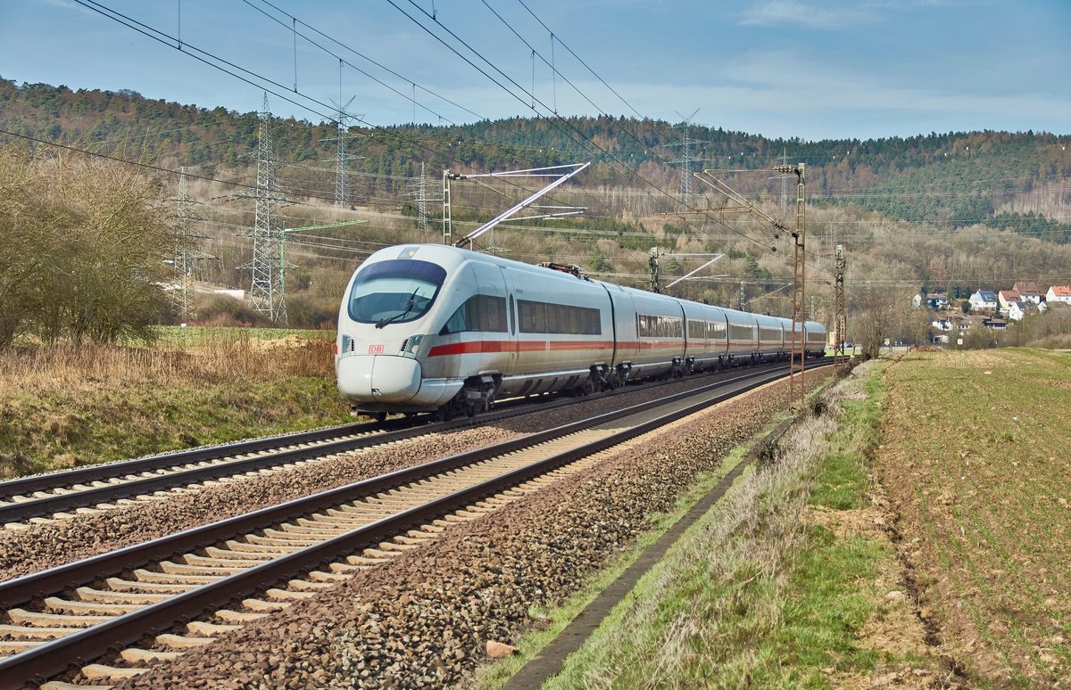 ICE-T 411 007-8  Pirna  ist auf dem Weg nach Frankfurt/M. gesehen am 14.03.2017 bei Reilos.