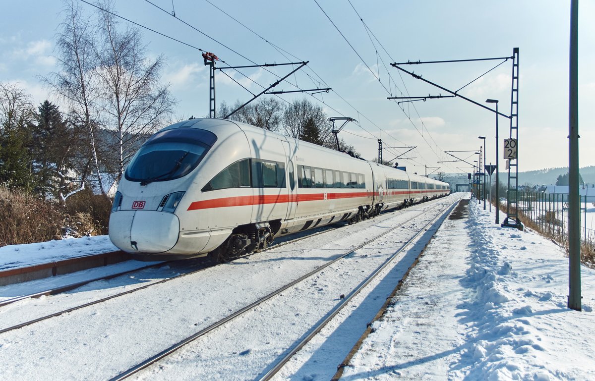 ICE-T 411 057-3  Innsbruck  passiert am 18.01.2017 den Hp.Gundelsdorf um weiter in Richtung Leipzig eilen. 